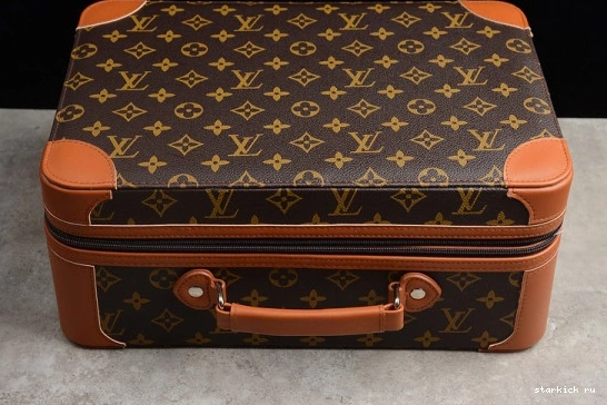 1 O-W AQ0818-158 CASE) AQ0818-158 -LouiV AIR (WITH JORDAN 0228